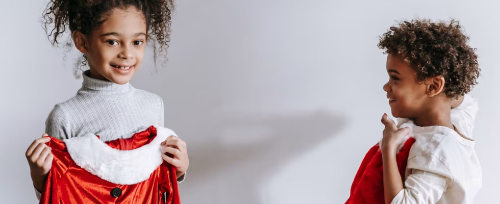 Quand les enfants commencent-ils à choisir leurs vêtements ?